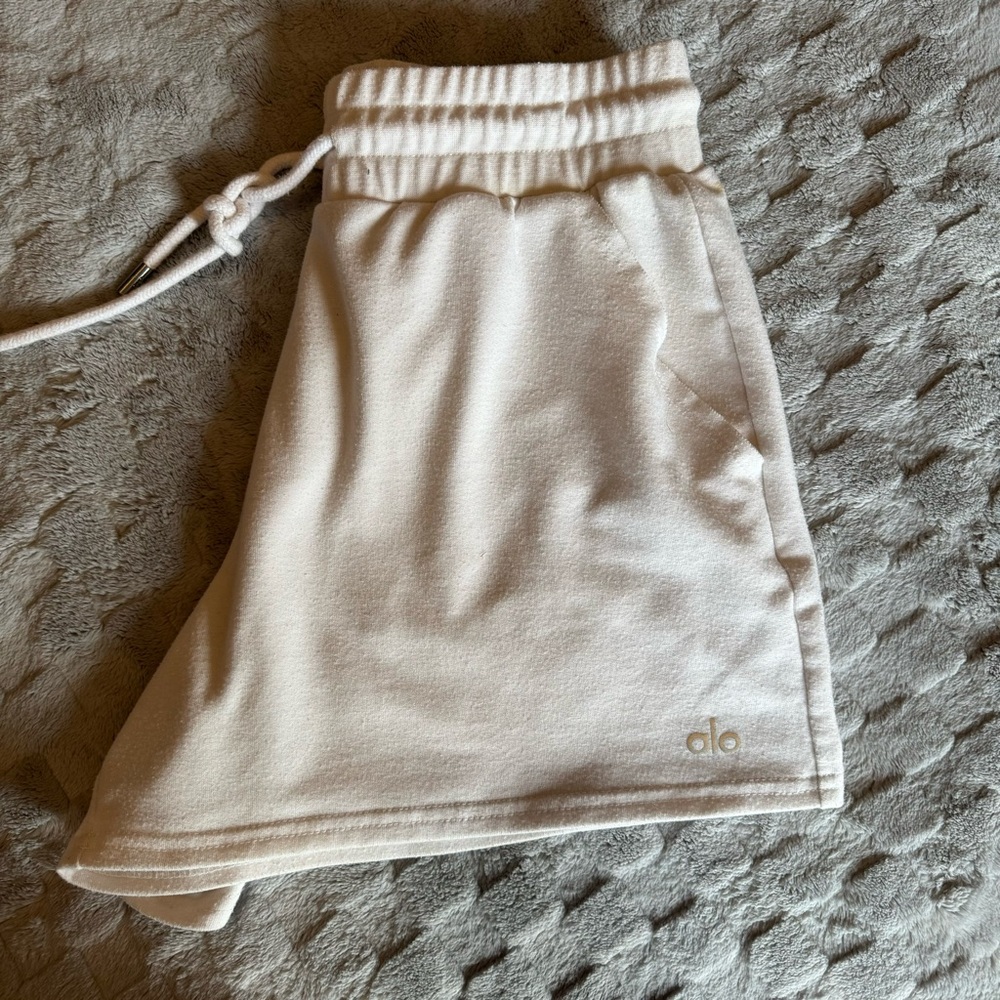 alo yoga shorts